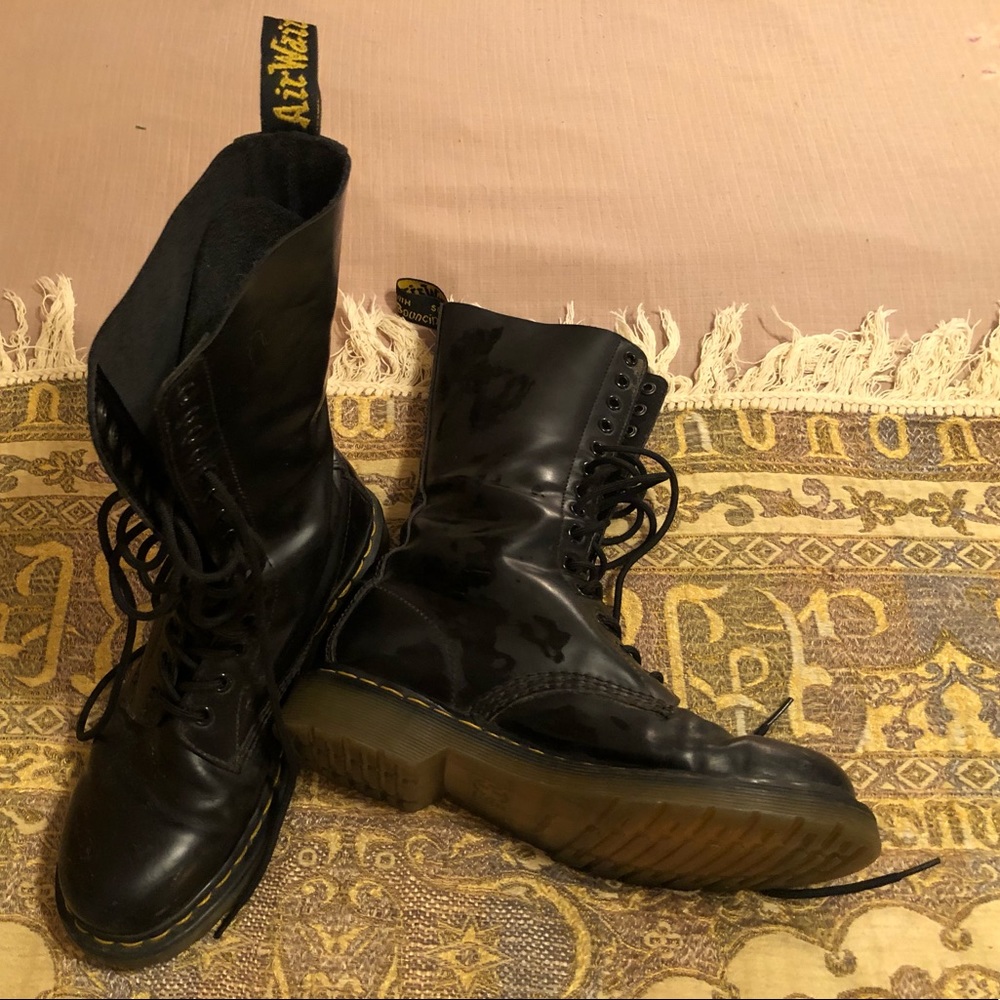 ✨SOLD!✨ 14 eyelet Dr Martens